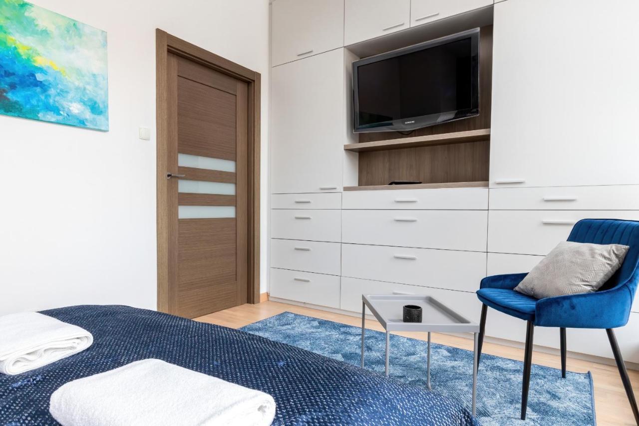 Old Town Neptun Apartments By Noclegi Renters Gdansk Bagian luar foto